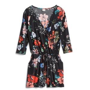 New with tags KAILEIGH keeney knit romper.